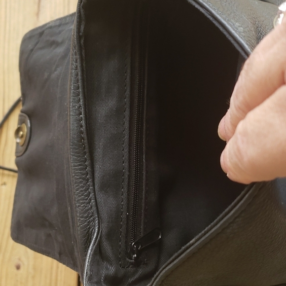 Fossil leather black crossbody bag - Picture 4 of 8